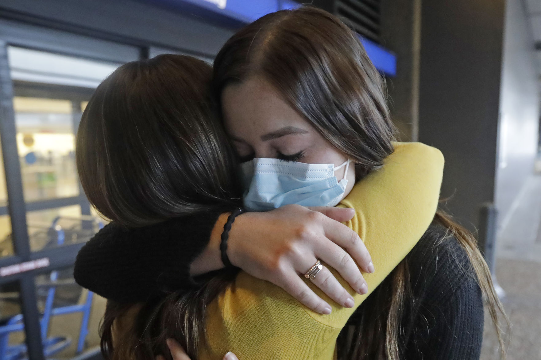 Pandemic accelerates Mormon missionaries' transition online